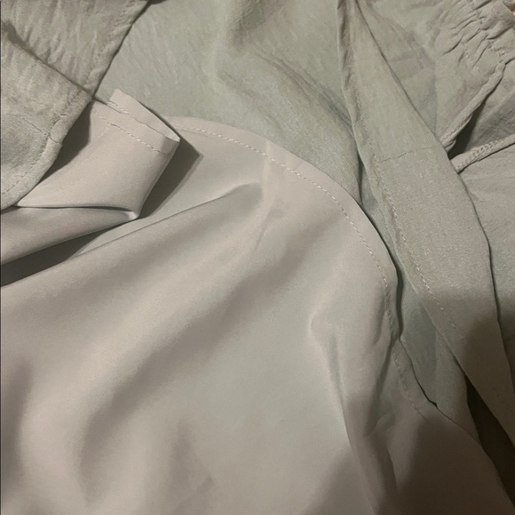 Rokoko Women's Sage Green Ruffle Blouse Large NWT - Picture 5 of 5